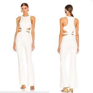 Chic White Sleeveless Jumpsuit